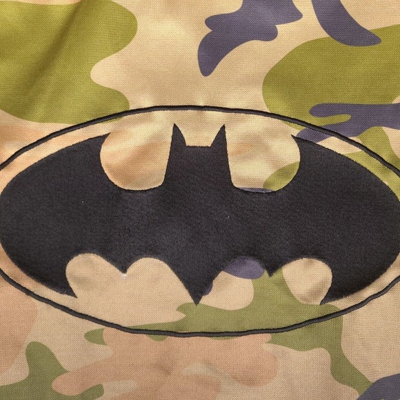 Batman Hoodie Sweatshirt Mens Medium Camo Six Flags‎ Logo DC Comics Pullover - Picture 6 of 16